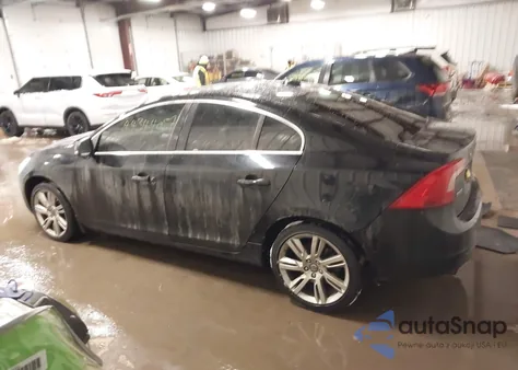 2012 Volvo S60 T5 z USA, uszkodzony, nr VIN YV1622FS1C2092893